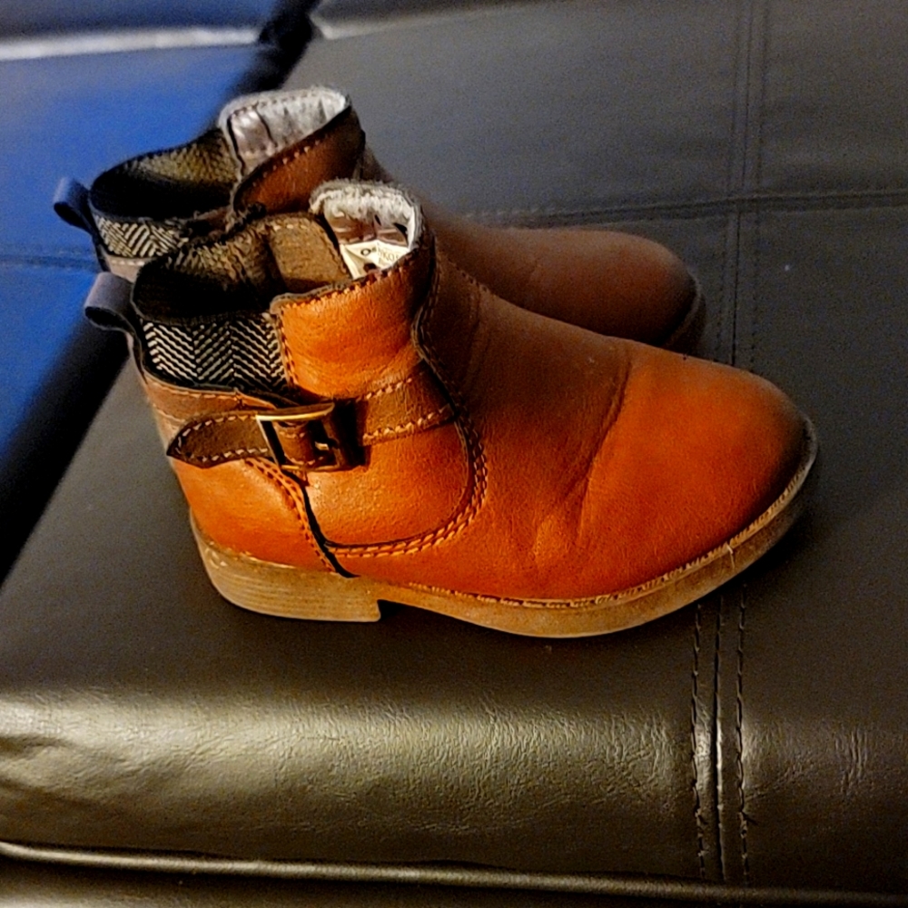 Girls boots